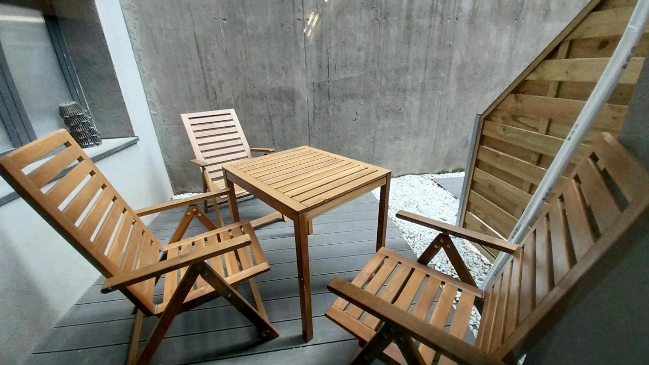 Апартаменты Peaceful Basement With Terrace & Free Gym